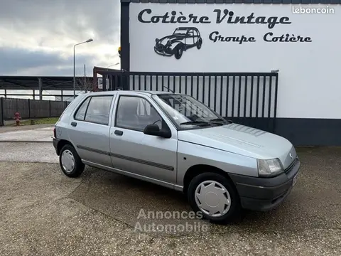 Reanault clio